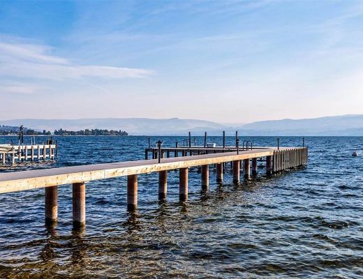 Barefoot Beachhouse - 3 Bdrm Lakefront - West Kelowna (CVH)