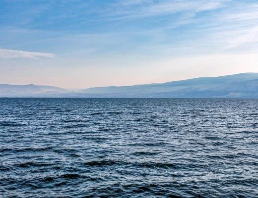 Barefoot Beachhouse - 3 Bdrm Lakefront - West Kelowna (CVH)