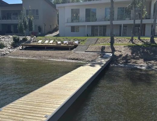 Lakeside Estate - 4 Bdrm HT - Osoyoos