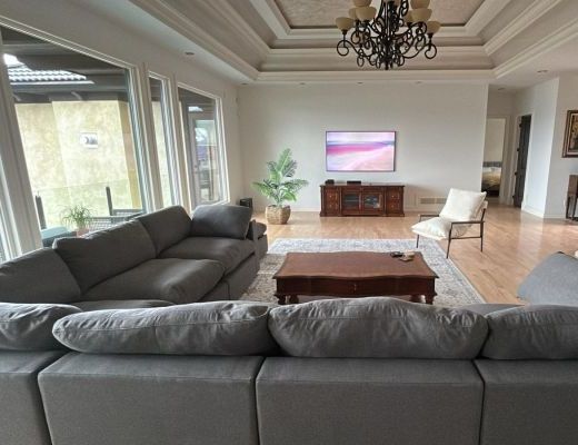 Stunning Lakeview - 5 Bdrm w/ Pool - West Kelowna