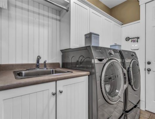 Black Mountain Oasis - 5 Bdrm w/ Pool (CVH)