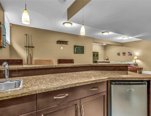 Black Mountain Oasis - 5 Bdrm w/ Pool (CVH)
