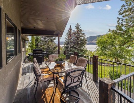 Elegant Lakeview Residence - 4 Bdrm - Oyama