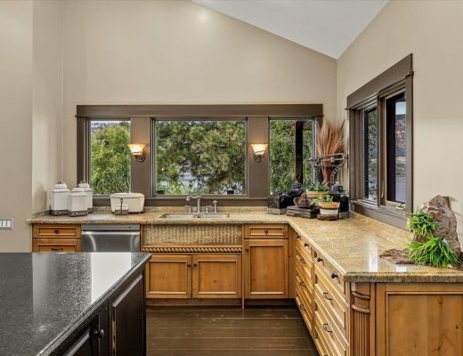 Elegant Lakeview Residence - 4 Bdrm - Oyama