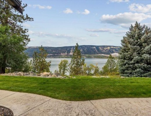 Elegant Lakeview Residence - 4 Bdrm - Oyama