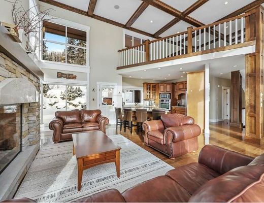 The Sasquatch Lodge - 4 Bdrm HT - Sun Peaks (TM 15)