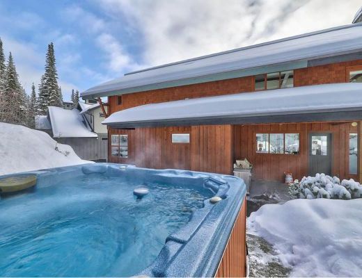The Sasquatch Lodge - 4 Bdrm HT - Sun Peaks (TM 15)