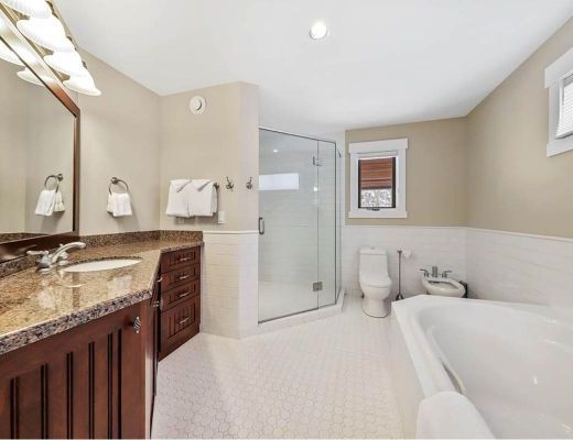 The Sasquatch Lodge - 4 Bdrm HT - Sun Peaks (TM 15)