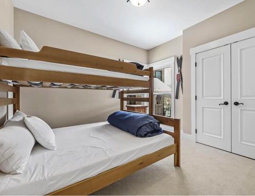 The Sasquatch Lodge - 4 Bdrm HT - Sun Peaks (TM 15)