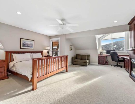 The Sasquatch Lodge - 4 Bdrm HT - Sun Peaks (TM 15)