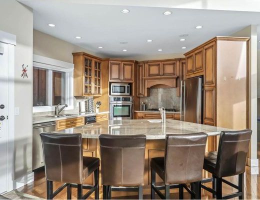 The Sasquatch Lodge - 4 Bdrm HT - Sun Peaks (TM 15)