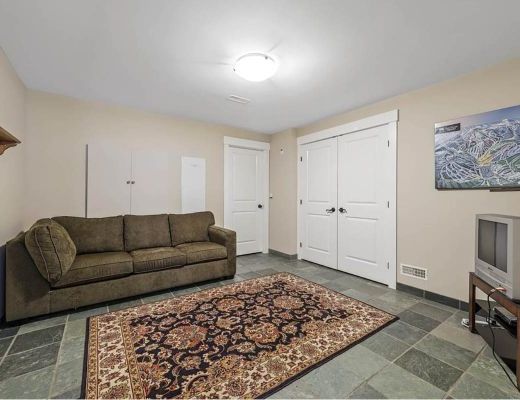 The Sasquatch Lodge - 4 Bdrm HT - Sun Peaks (TM 15)