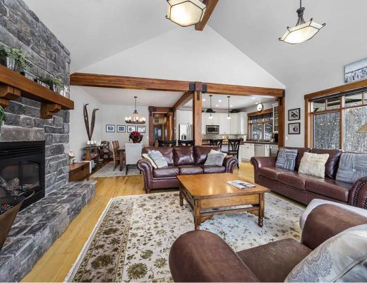 Fairways Drive Twin Oaks - 4 Bdrm HT - Sun Peaks (TM 15)