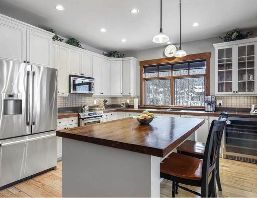 Fairways Drive Twin Oaks - 4 Bdrm HT - Sun Peaks (TM 15)