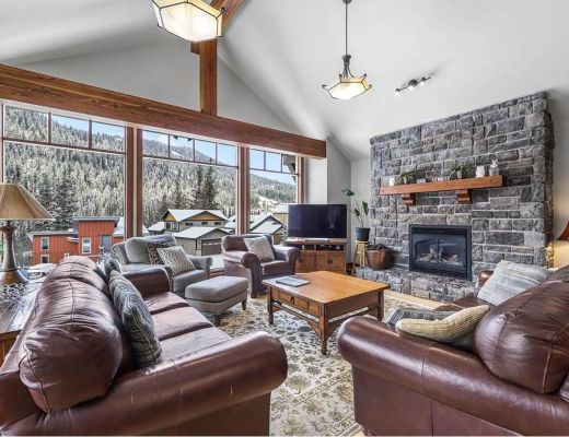 Fairways Drive Twin Oaks - 4 Bdrm HT - Sun Peaks (TM 15)