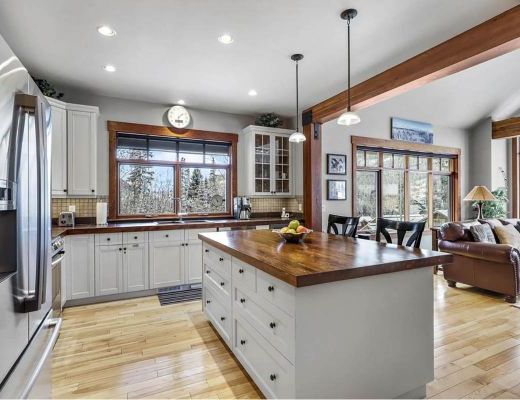 Fairways Drive Twin Oaks - 4 Bdrm HT - Sun Peaks (TM 15)