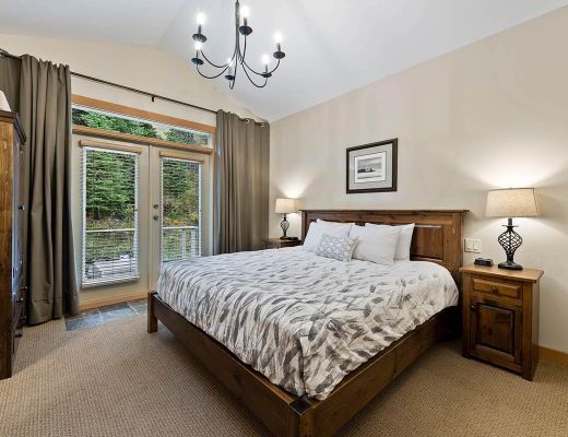 Fairways Drive White Pines - 4 Bdrm HT - Sun Peaks (TM 15)
