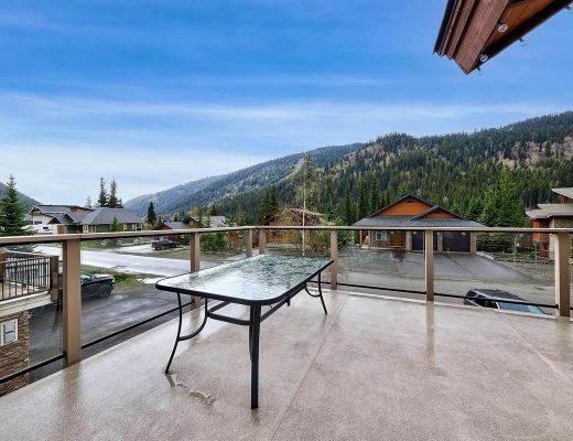 Fairways Drive White Pines - 4 Bdrm HT - Sun Peaks (TM 15)