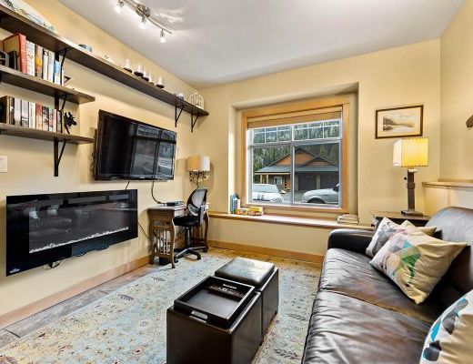 Fairways Drive White Pines - 4 Bdrm HT - Sun Peaks (TM 15)