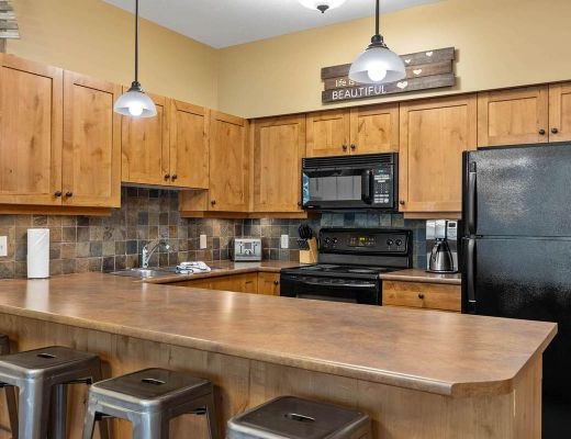 Settlers Crossing #28 - 2 Bdrm HT - Sun Peaks (TM)