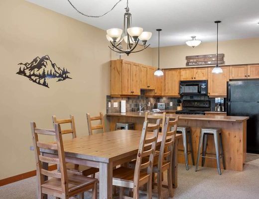 Settlers Crossing #28 - 2 Bdrm HT - Sun Peaks (TM)