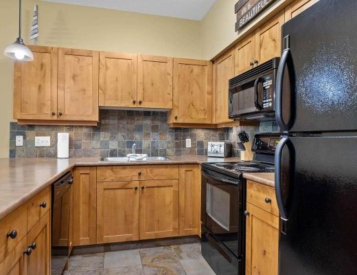 Settlers Crossing #28 - 2 Bdrm HT - Sun Peaks (TM)