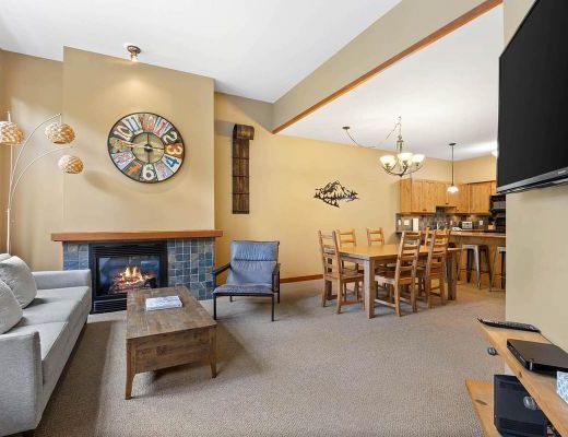 Settlers Crossing #28 - 2 Bdrm HT - Sun Peaks (TM)