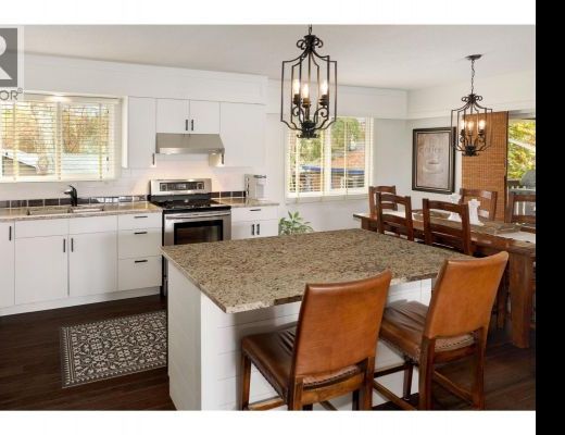 Modern Lakestroll - 3 Bedroom - Kelowna