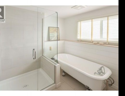 Modern Lakestroll - 3 Bedroom - Kelowna