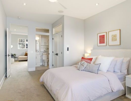 Luxury Look Out - 4 Bdrm Lakeview w/ Pool HT - Kelowna