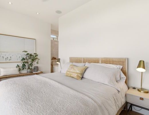 Luxury Look Out - 4 Bdrm Lakeview w/ Pool HT - Kelowna