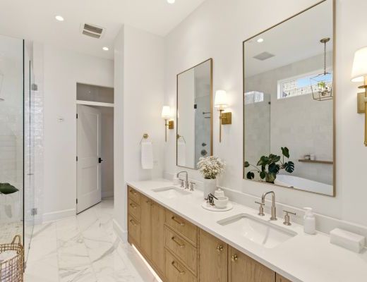 Luxury Look Out - 4 Bdrm Lakeview w/ Pool HT - Kelowna