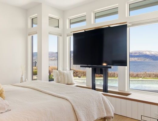 Luxury Look Out - 4 Bdrm Lakeview w/ Pool HT - Kelowna