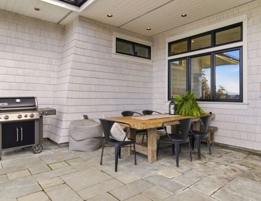 Luxury Look Out - 4 Bdrm Lakeview w/ Pool HT - Kelowna