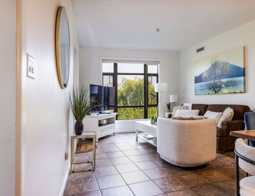 Playa del Sol #518 - 2 Bdrm + Den Lakeside - Kelowna