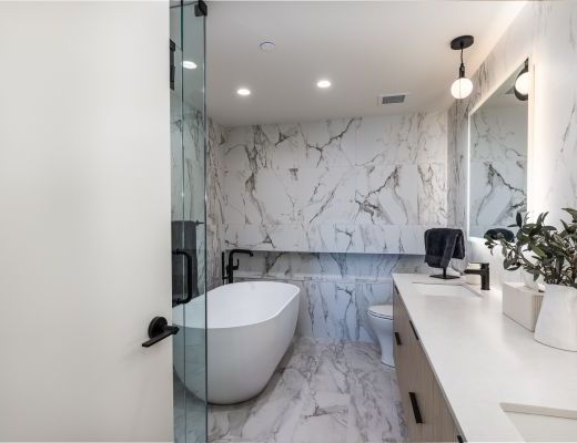 Aqua #905 - 3 Bedroom- Kelowna (CVH)