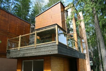 St. Ives Waterfront - 5 Bdrm - Shuswap