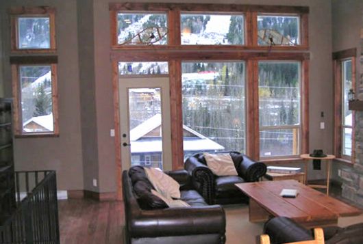Peak 2 Creek Lodge - 5 Bdrm HT - Sun Peaks