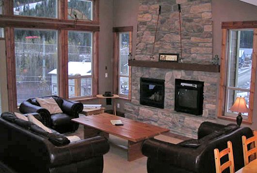 Peak 2 Creek Lodge - 5 Bdrm HT - Sun Peaks