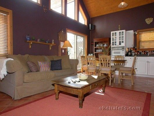 Shari's Chalet In Snowpines - 2 Bdrm + Loft HT - Big White