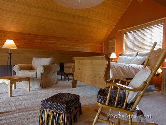 Shari's Chalet In Snowpines - 2 Bdrm + Loft HT - Big White