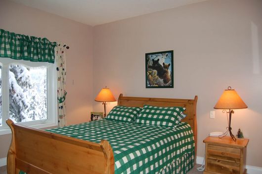 Snowshoe Inn - 3 Bdrm HT (P) - Silver Star