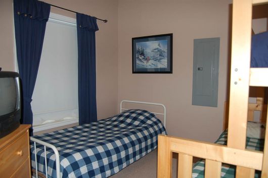 Snowshoe Inn - 3 Bdrm HT (P) - Silver Star