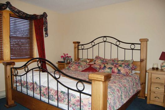 Snowgums - 3 Bdrm HT (ETH) - Silver Star