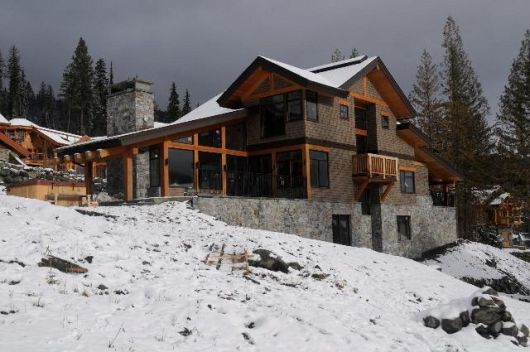 Slope's Edge Chalet - 4 Bdrm HT - Sun Peaks