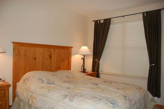 Creekside #209 Wintergreen - 2 Bdrm - Silver Star
