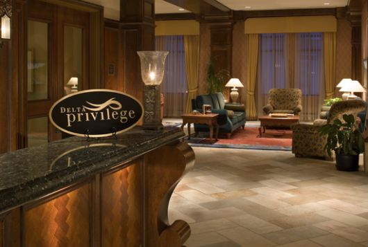 Sun Peaks Grand Hotel - Deluxe Room w/ Mtn View - Sun Peaks