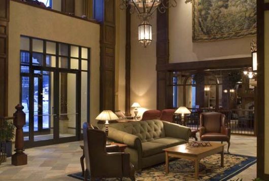 Sun Peaks Grand Hotel - Deluxe Room w/ Mtn View - Sun Peaks