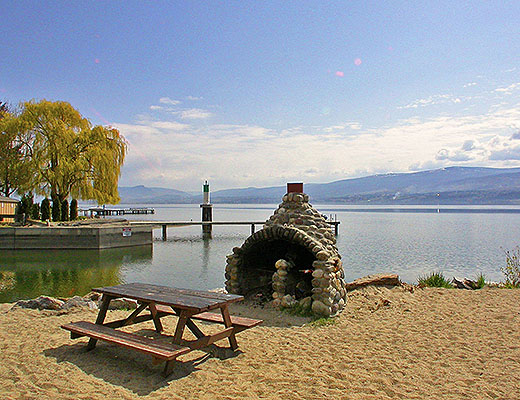 Barona Beach Lakefront Resort - West Kelowna