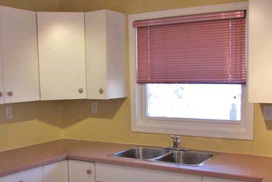 Comfort Lakehouse - 4 Bdrm - Kelowna